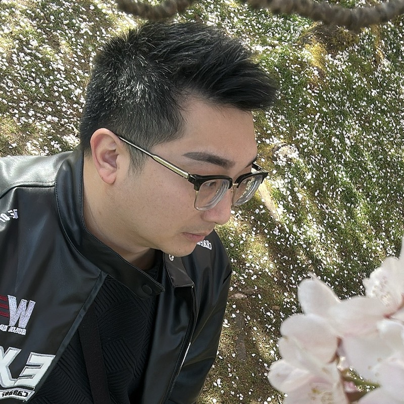 楊叶宿 — 樱花树下人像